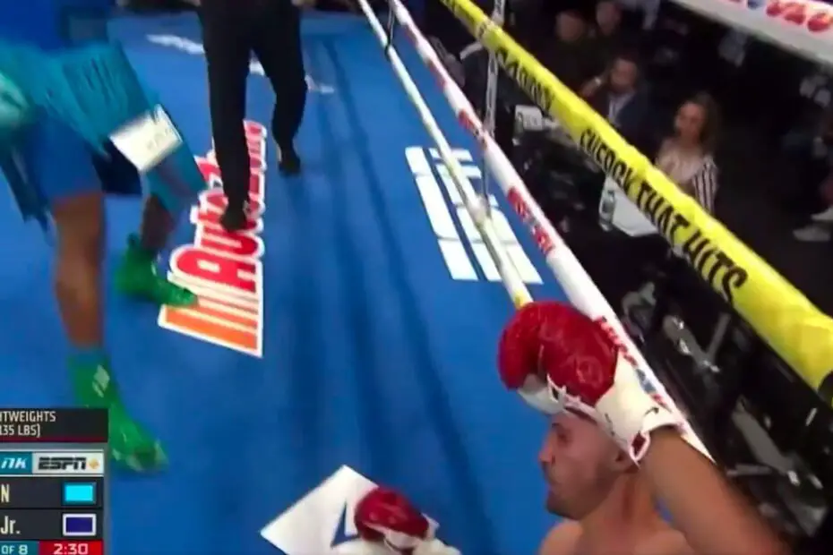 Watch Abdullah Mason Goes 15-0 With 2nd Round Knockout