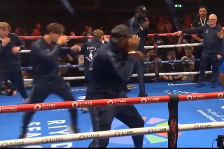 Anthony Joshua Brings Amateur Club Youngsters Along To Biggest Attendance Fight Week Of His Life