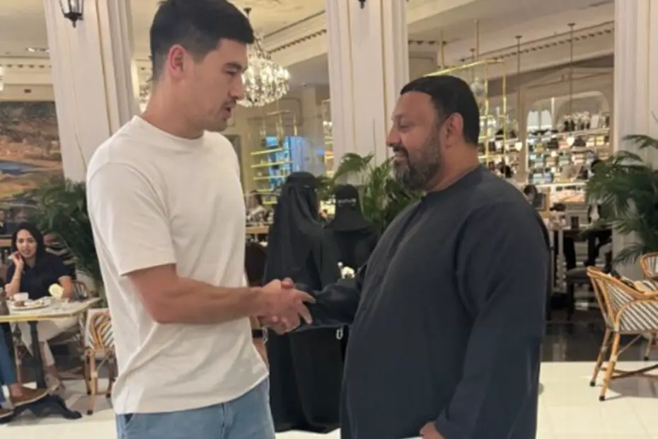 Dmitry Bivol Meets Prince Naseem Hamed