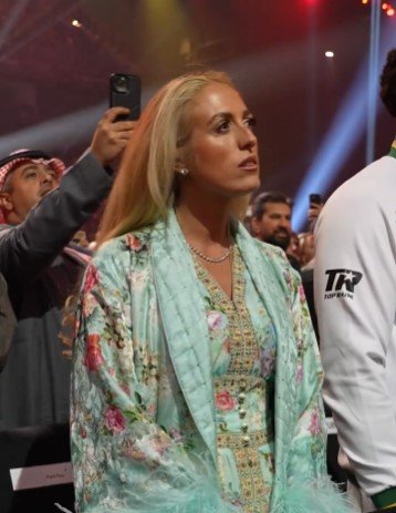 Tyson Fury Wife Reaction To Him Losing To Usyk In Rematch 4 paris 2