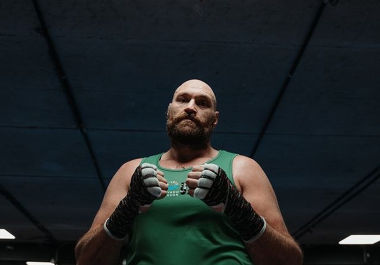 Will Tyson Fury Use The Jab More In Usyk Rematch?