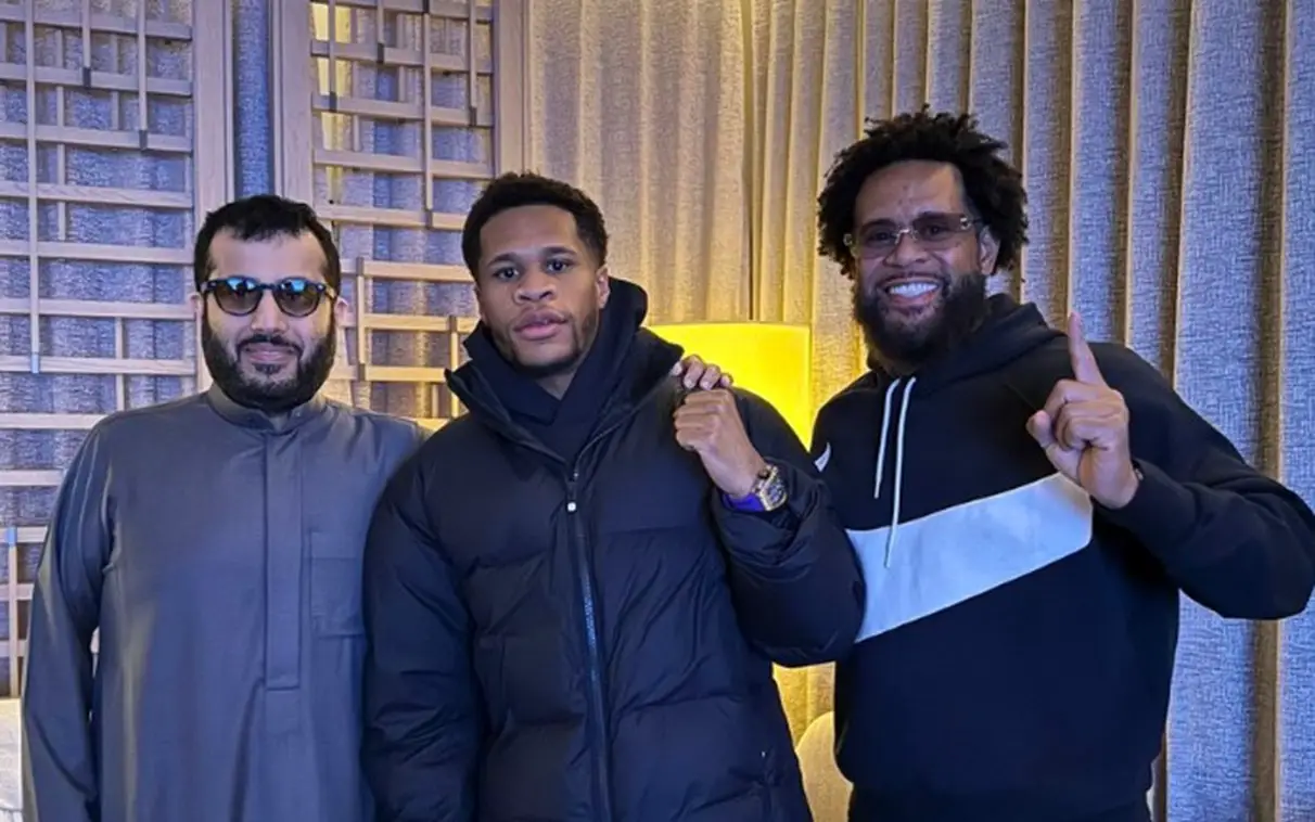 Devin Haney Meets Turki Alalshikh In UK