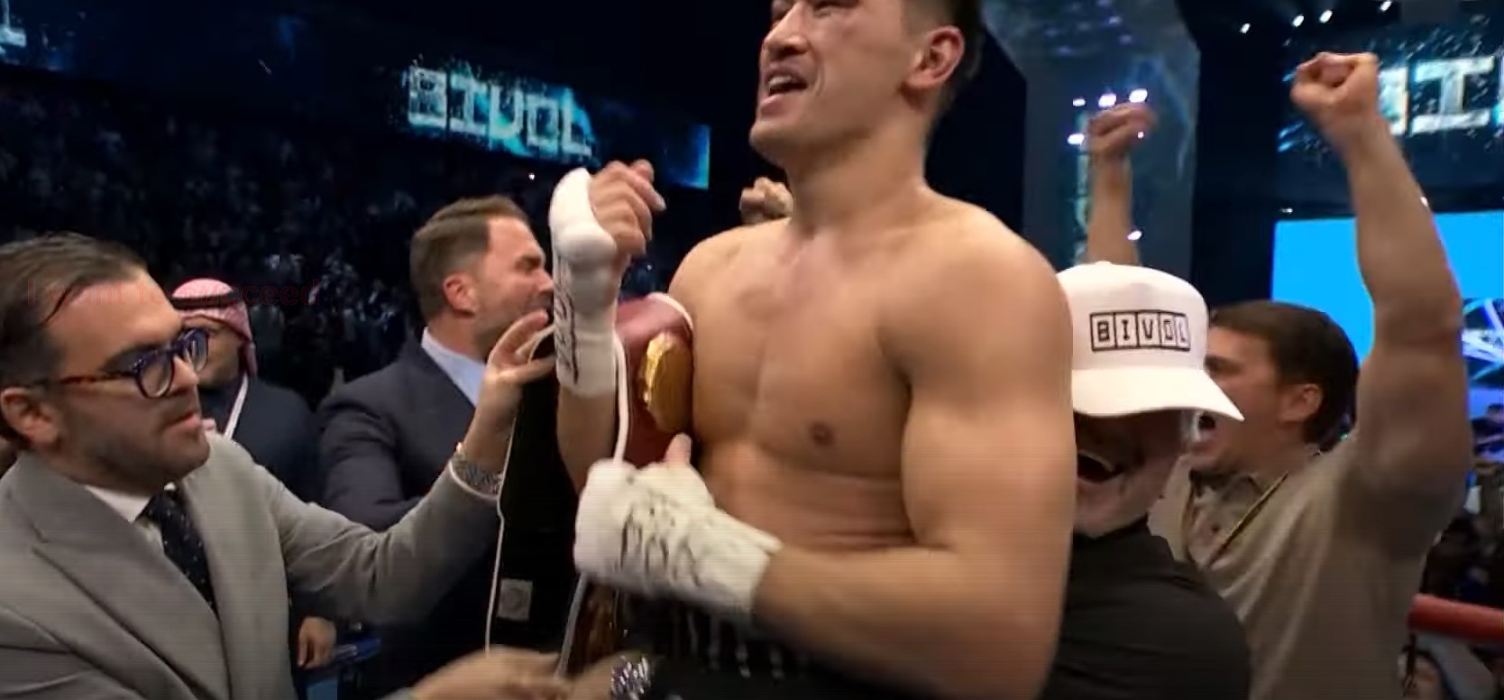 Boxing World Reacts To Bivol Becoming Undisputed Light Heavyweight Champion