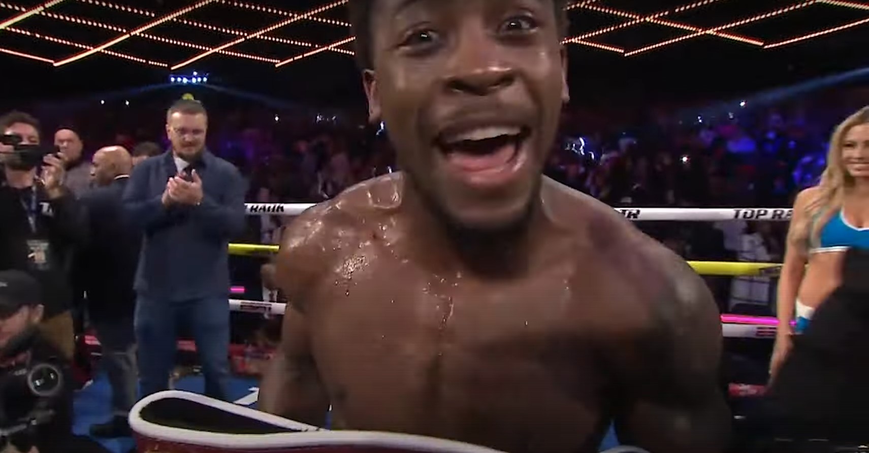 Claressa Shields Reacts To Keyshawn Davis Becoming World Champ