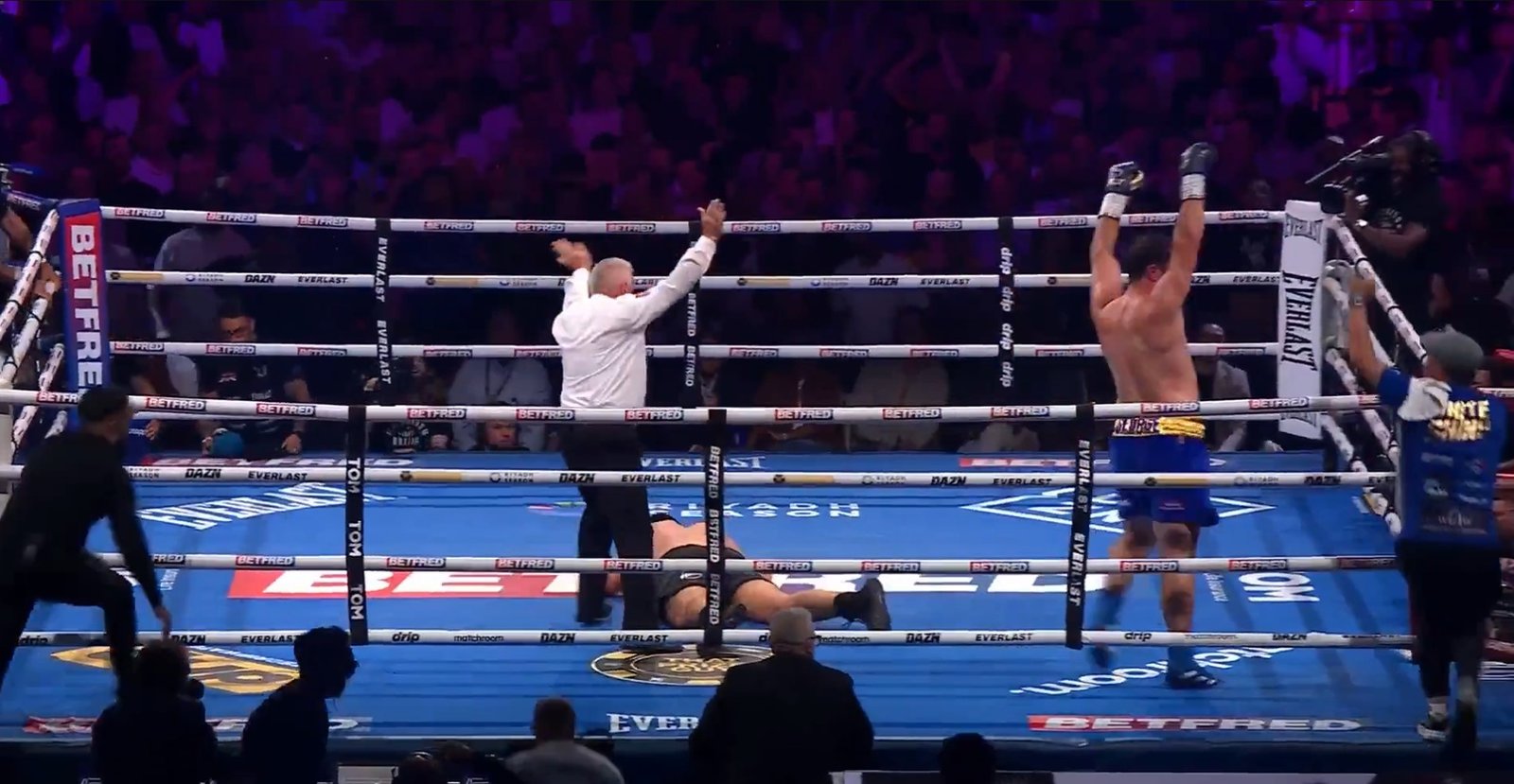 Fat Dave Allen Brutally Knocks Out Johnny Fisher In Rematch In Shock Result 3 a545