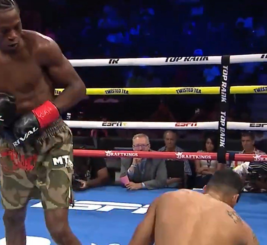 Keyshawn Davis Brother Delivers Brutal Knockout On Card His Brother Had To Be Pulled From For Missing Weight 3 3gryt4