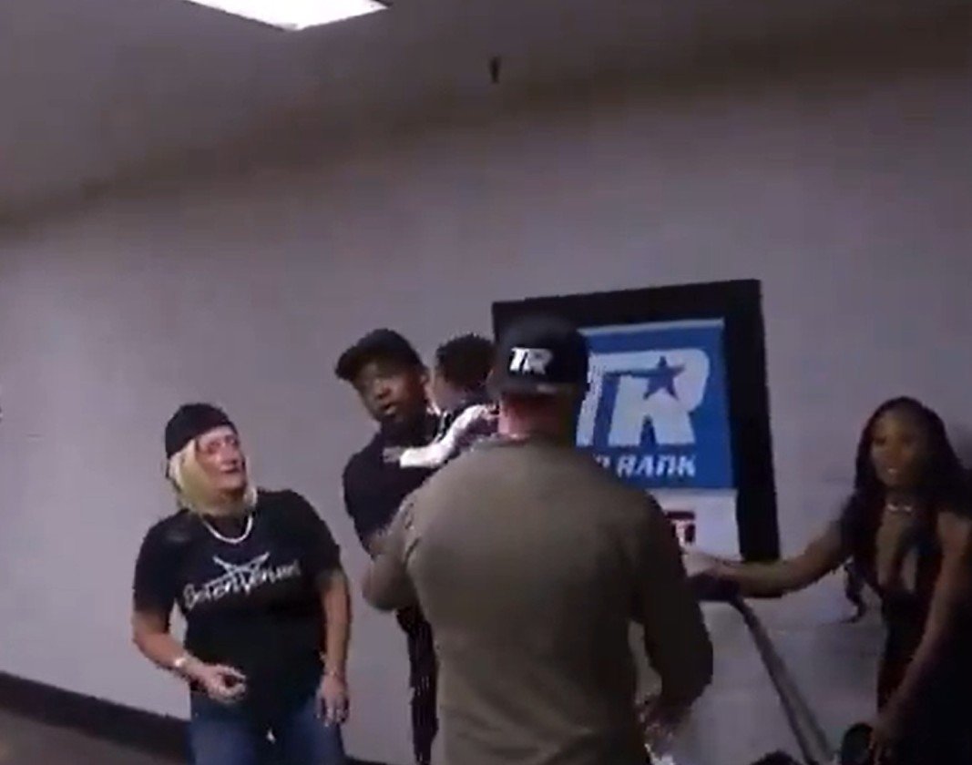 See: Keyshawn Davis And His Brother Get Into Backstage Brawl With Opponent And His Team 3 a2 2
