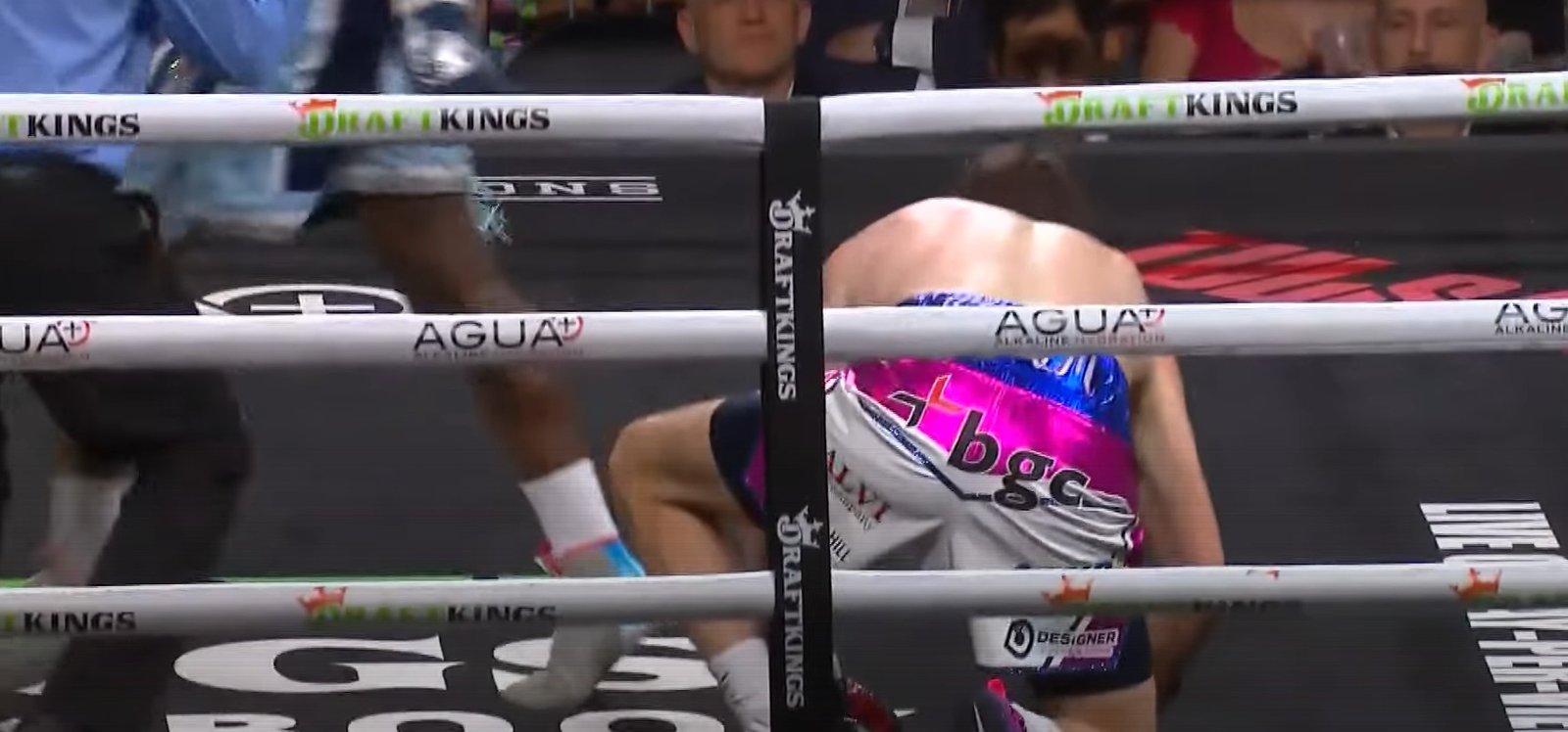 Jermall Charlo Comes Back To Boxing With TKO 5 a2